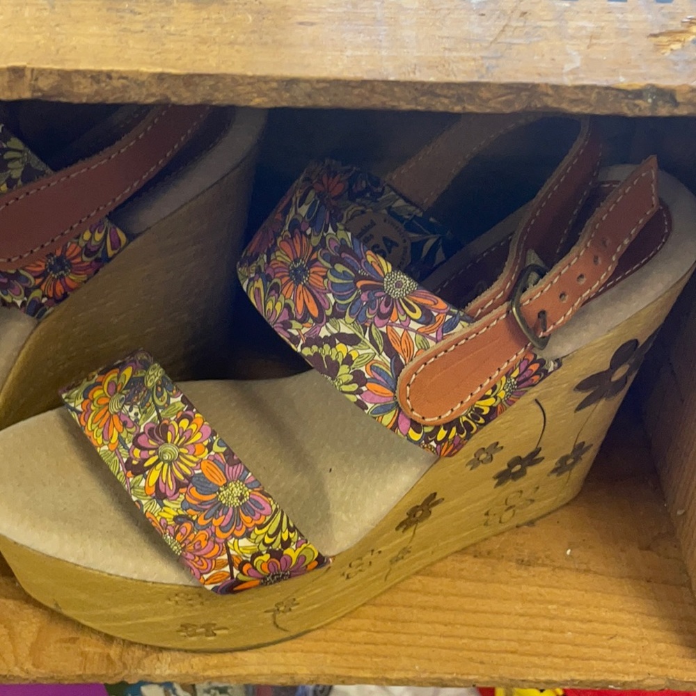 Brand New Sbicca Made in the USA Flower Power Wedge
